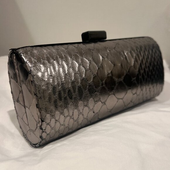Inge Christopher snakeskin silver/grey clutch - Picture 3 of 4